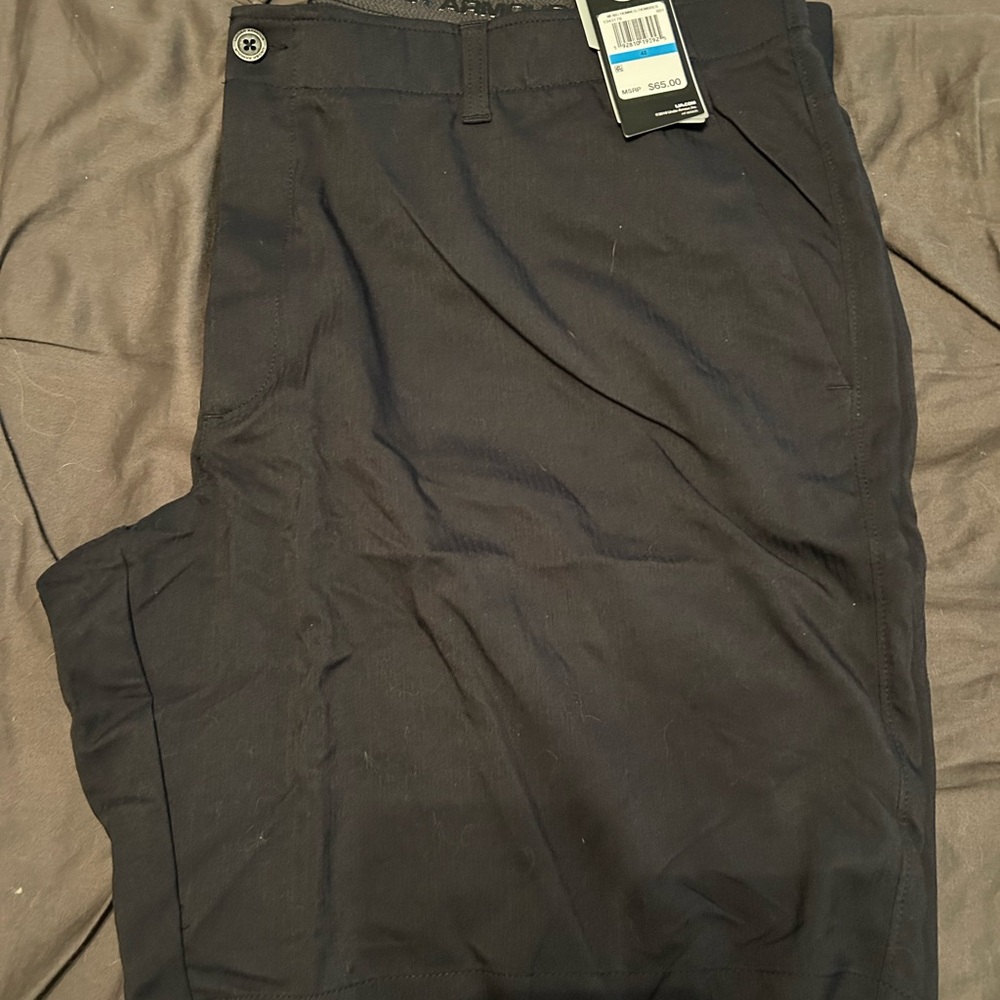 NWT UNDER ARMOUR GOLF SHORTS 48